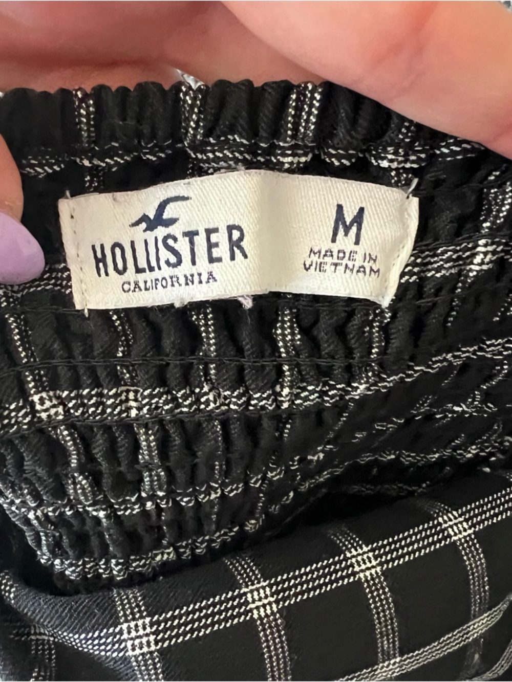 Hollister Black Plaid Square-Neck Crop Top - Picture 3 of 5